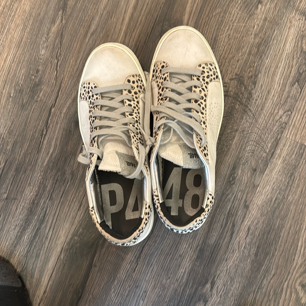 P488 sneakers in good condition